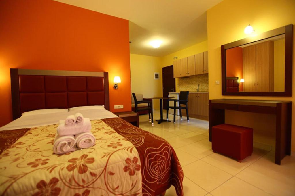 Faros Luxury Suites Маратополис Номер фото