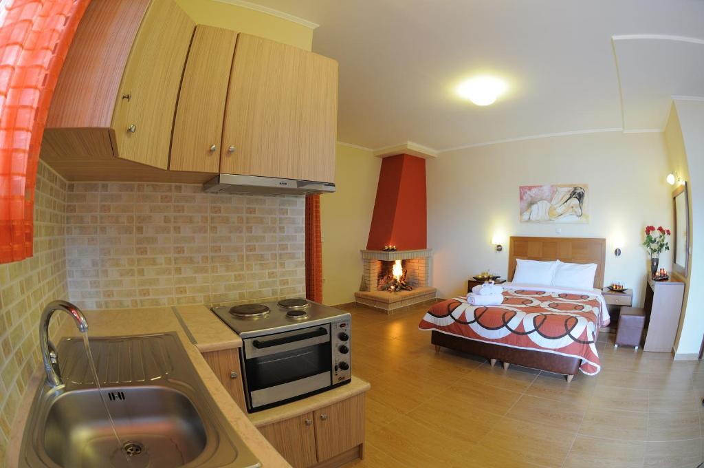 Faros Luxury Suites Маратополис Номер фото