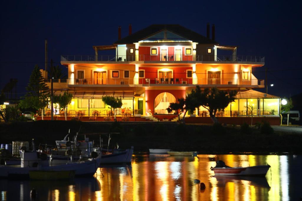 Faros Luxury Suites Маратополис Экстерьер фото